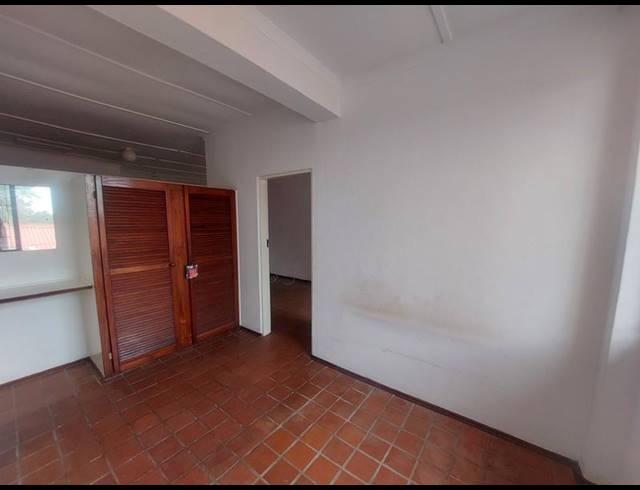 1 BEDROOM PROPERTY TO RENT IN LAWRENCE ROCKS